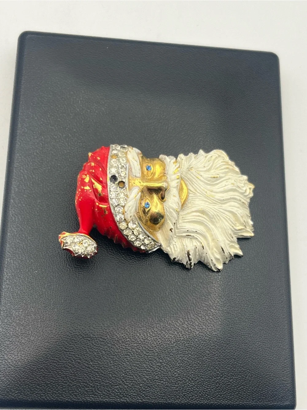 Weiss Santa Claus Christmas holiday rhinestone enamel vintage brooch pin